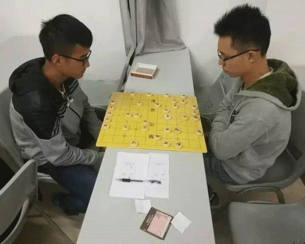 图一 选手激烈角逐中