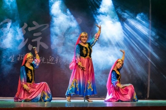 图3 新疆舞串烧