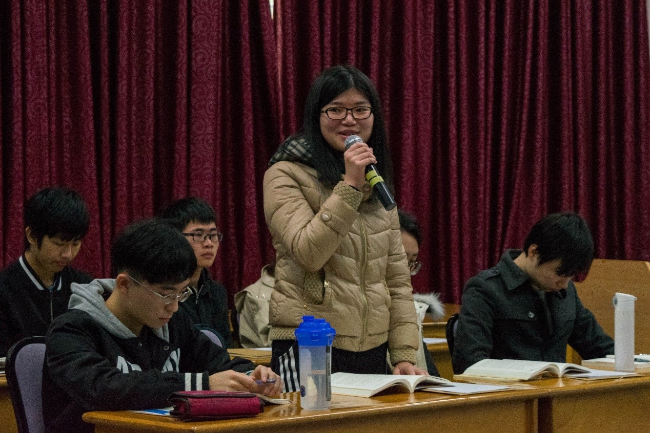 图3 积极分子自由点评