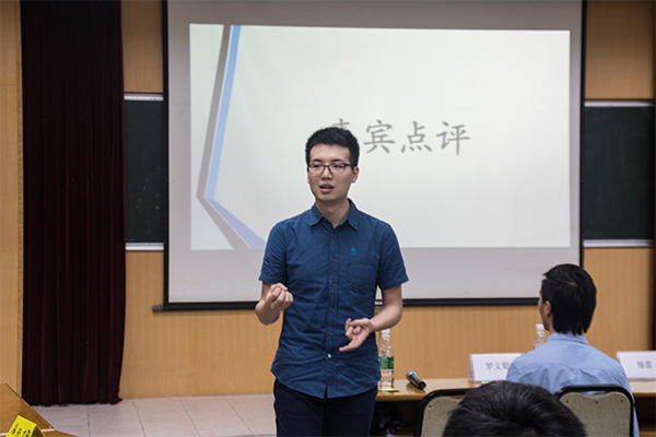 图3前前前院会秘书长吴偲凯