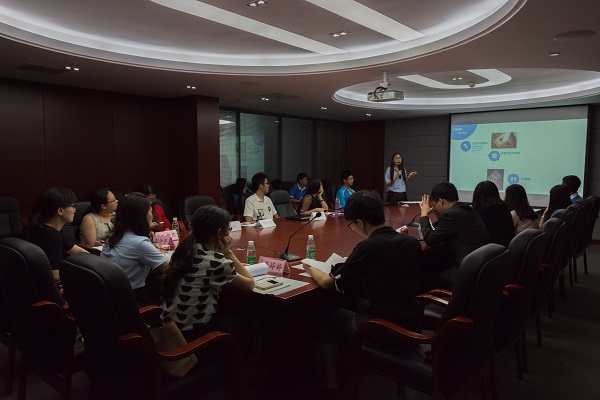 图4  化院学生会主席李杰师姐进行工作总结