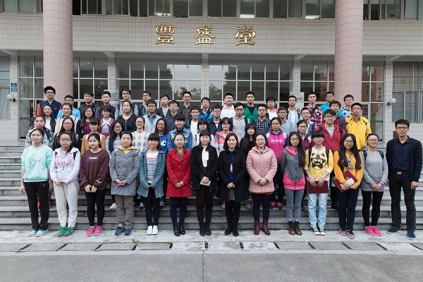 图5 参与人员合影留念