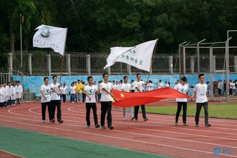 1看我们雄纠纠气昂昂^O^