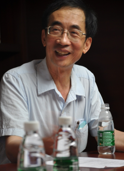 博学与笃行的人生——访77级校友黄沃林