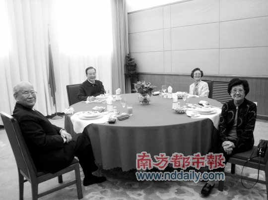 我院47届校友吴康民:总理邀我“一晤”