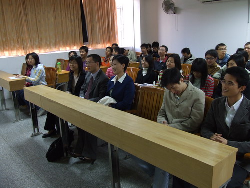 04级应化专业名誉导师钟循超老师座谈会 