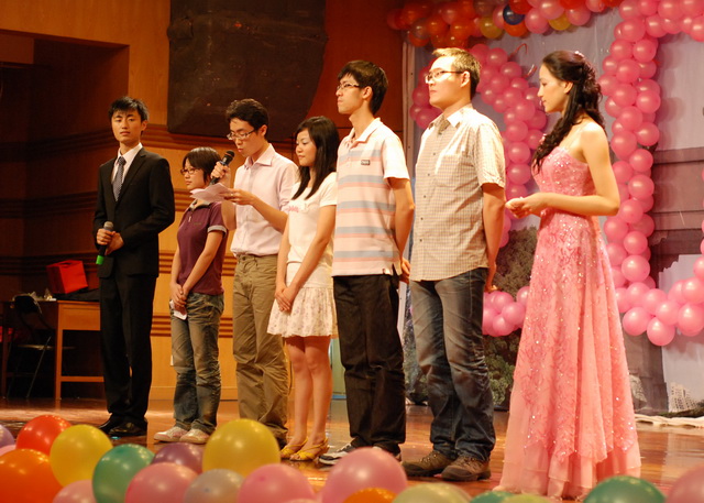 下一站,绽放-- ——记化学与化学工程学院2010年送旧晚会
