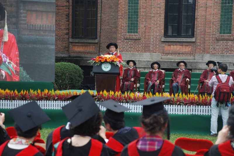 芳草有情,岁月如歌——记中山大学90周年校庆准备仪式暨2012年校友日活动