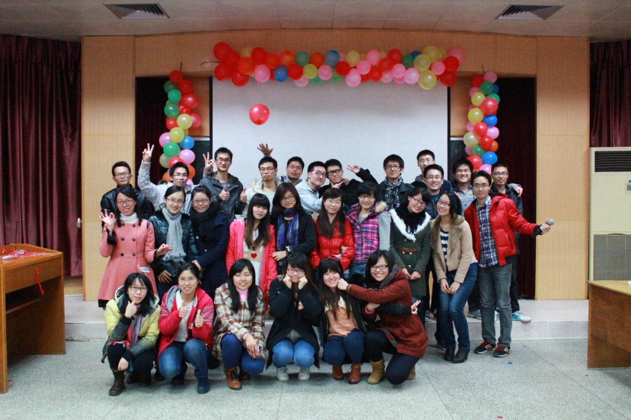 3嘉宾及工作人员合影