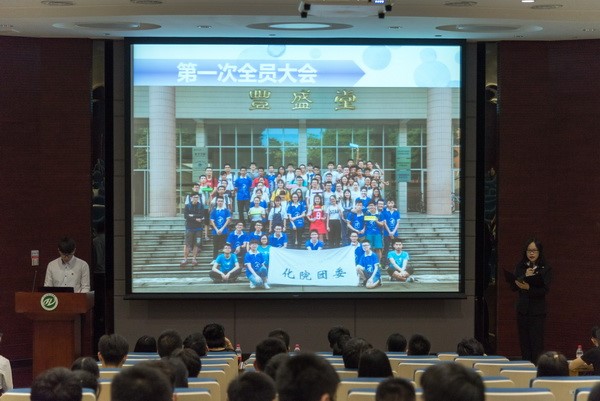 全心全意为学生服务，恪尽职守创化院佳绩