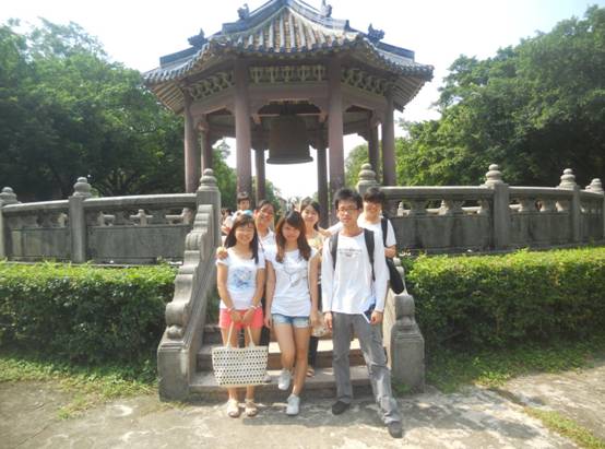 5小组定向越野合照