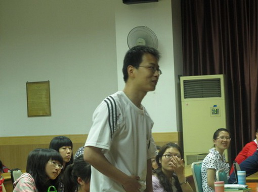 5现场同学热烈地提问