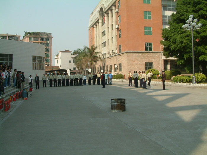 2008年本科生实验室安全讲座与消防演习