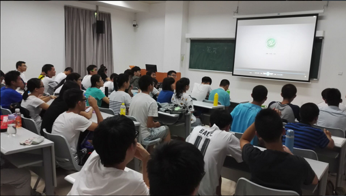 化学学院以“两学一做”活动为契机完善新生党员教育工作