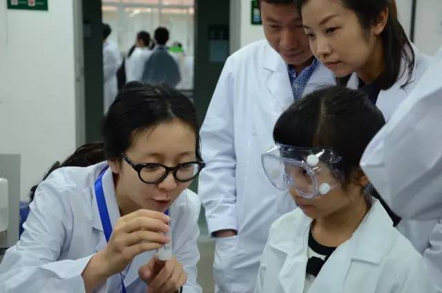 中山大学化学学院第十七届化学节圆满落幕 