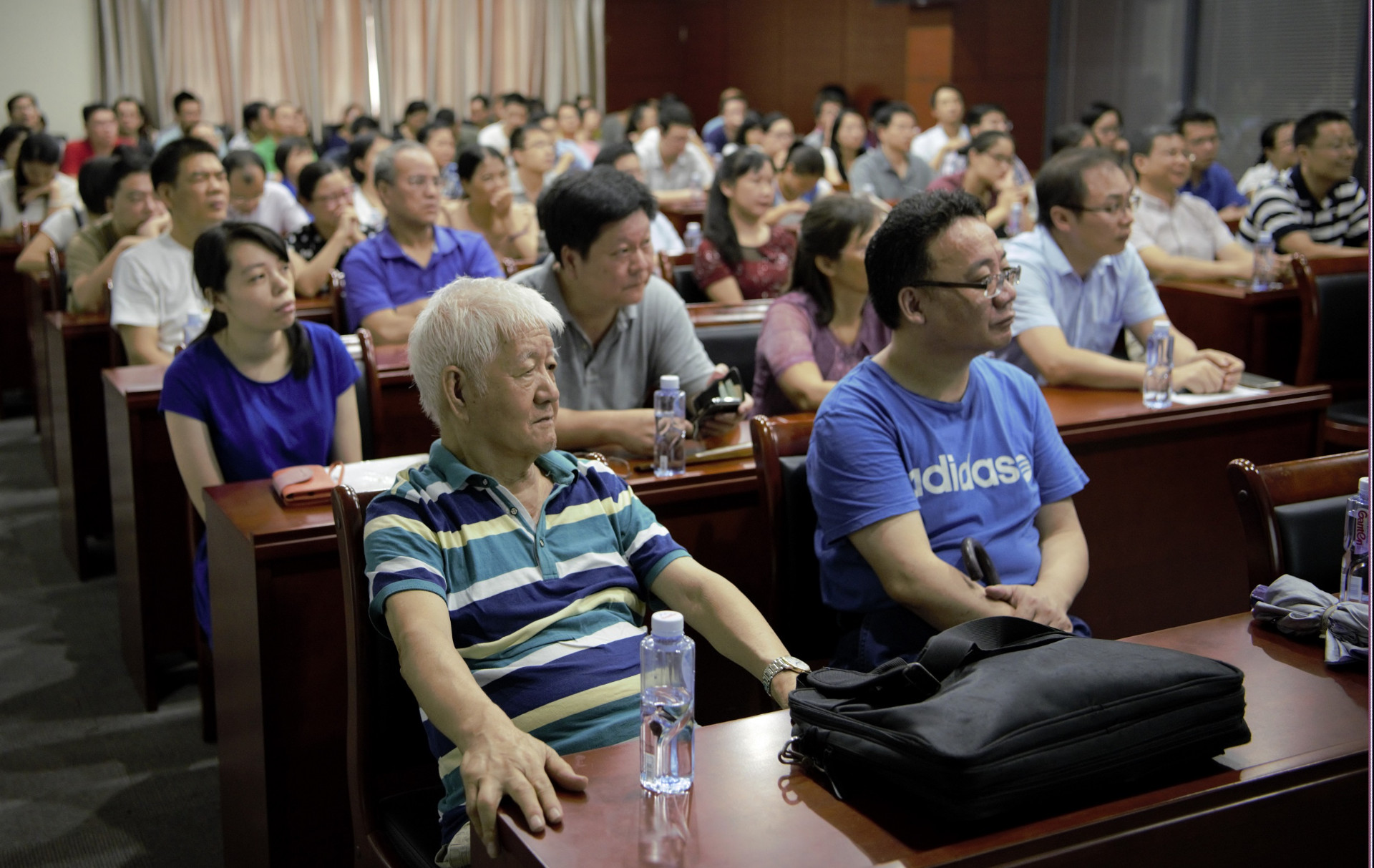化学学院召开教工党员大会传达中央巡视组专项巡视反馈意见并宣传学习黄大年同志先进事迹