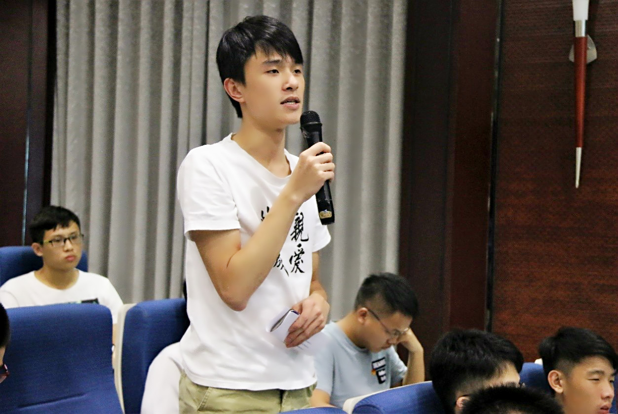 全心全意为学生服务，恪尽职守创化院佳绩