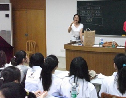 9（孔老师担心同学们安全上台做补充）